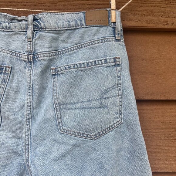 American Eagle Womens Skater Shorts Size 8 Light Wash Distressed Denim Ripped De - Picture 7 of 9